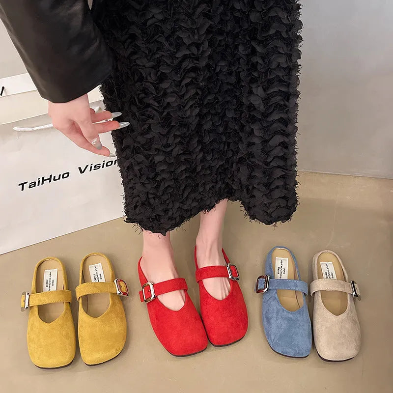 Women's flat closed toe slippers in apricot colour with square head toe and rubber sole