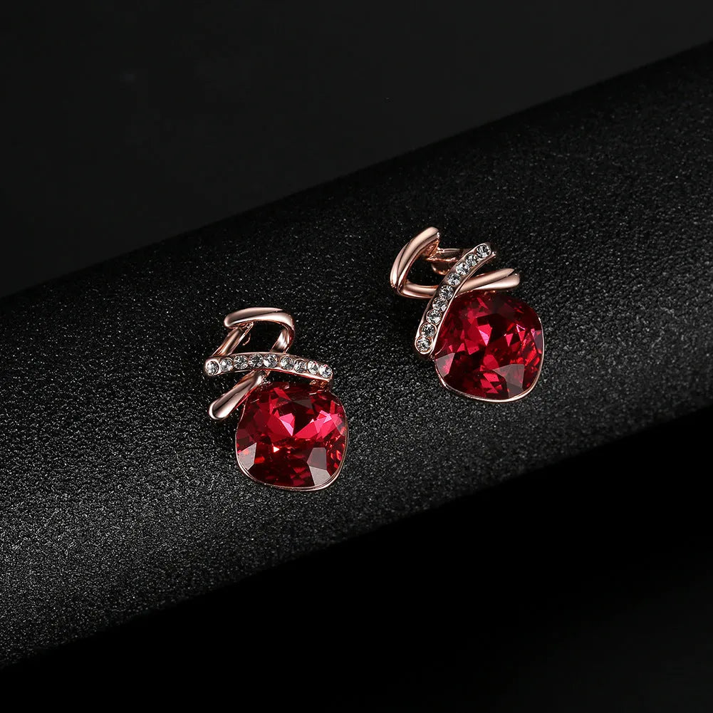 Women's alloy jewellery set with adjustable necklace and matching earrings featuring diamond processing finish