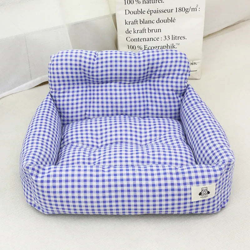 Car-mounted cloth dog travel nest in blue plaid or grey colours, dimensions 40x30x30cm or 55x40x30cm