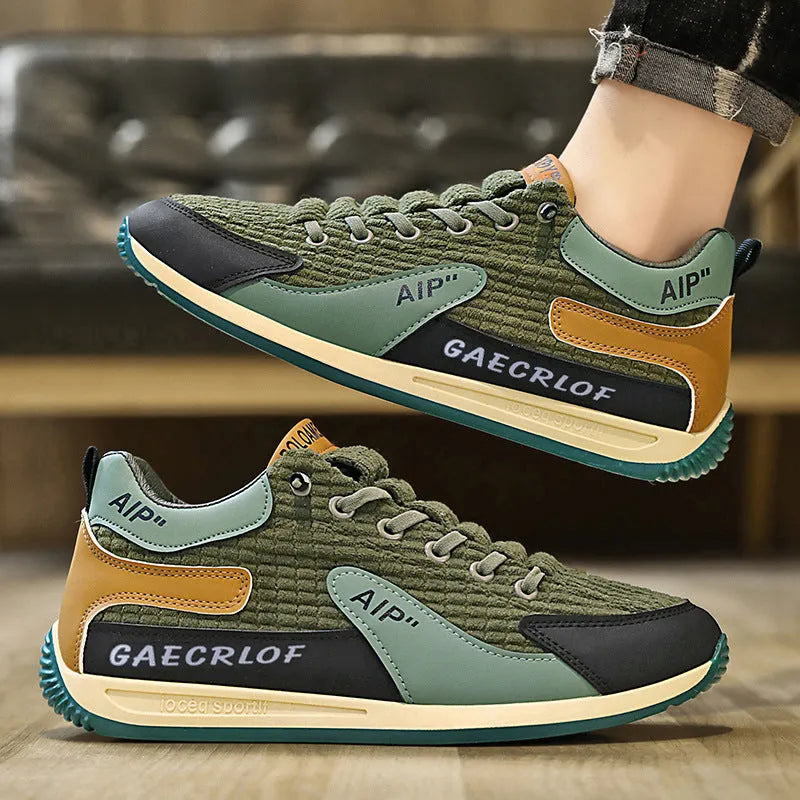 Men's green and grey mesh running shoes with low-top design and viscose soles