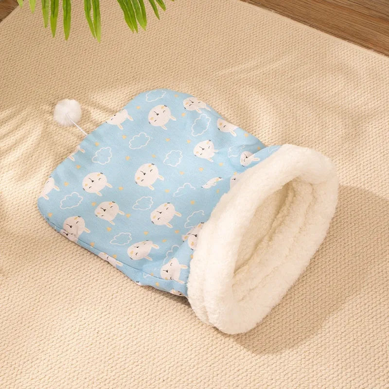 Flannel cat sleeping bag nest in 50x40cm size, shown in pink trojan pattern design.
