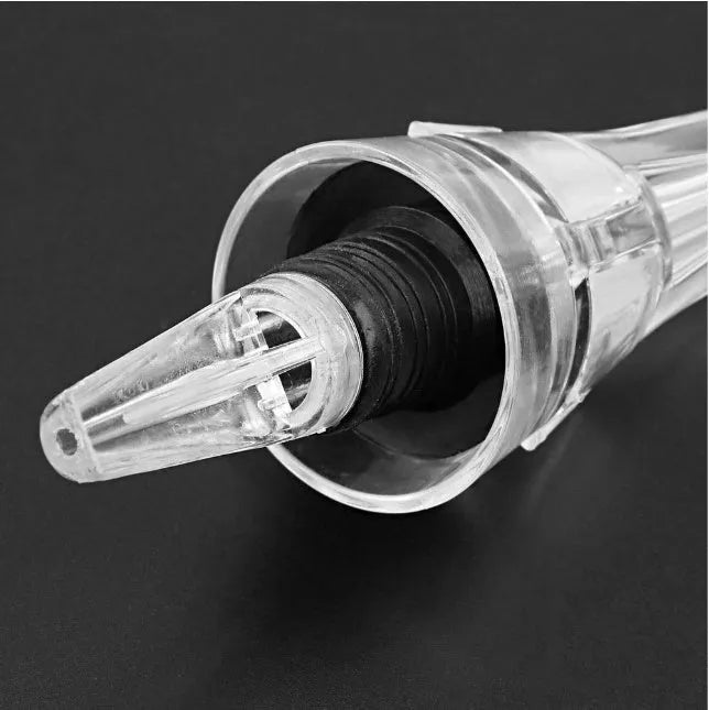 Acrylic wine aerator with stainless steel filter, measuring 16cm long.