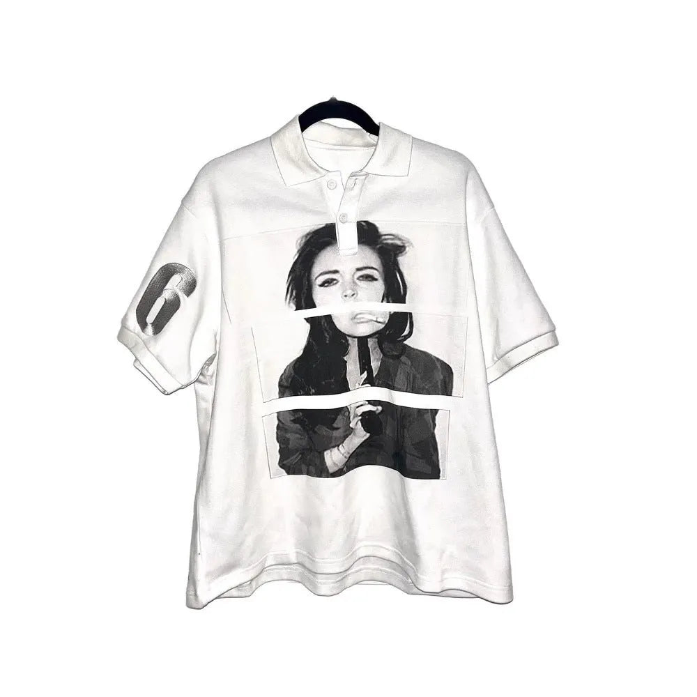 Short-sleeved printed polo shirt in polyester on a model, showing straight cut and collar.