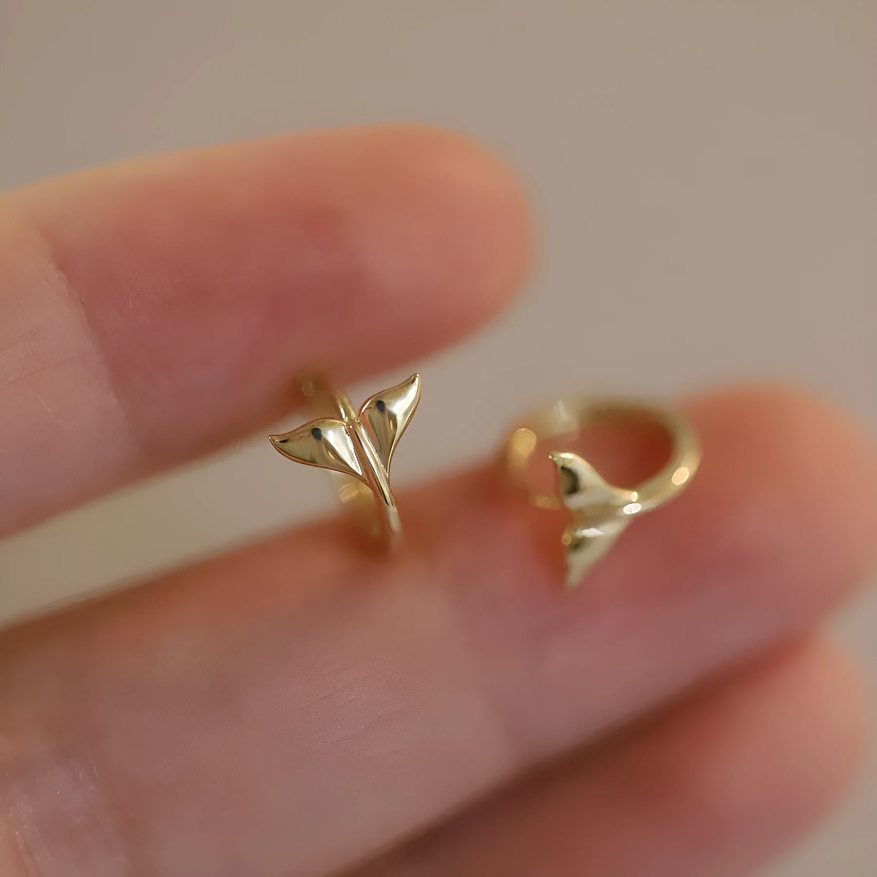 S925 sterling silver fishtail earrings in gold or white gold colour with 8mm diameter