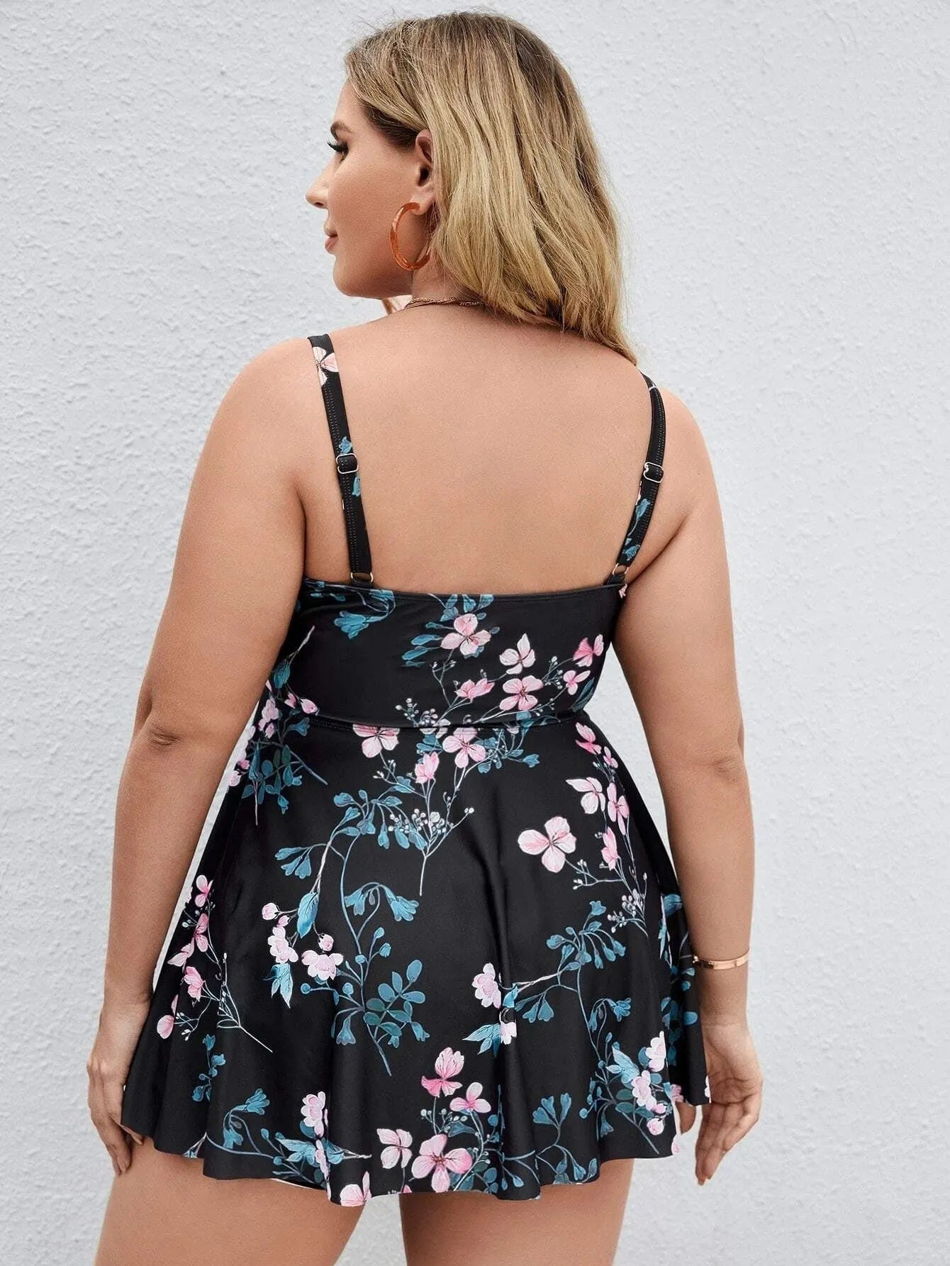 Women's floral print one-piece swimsuit in plus sizes with split-colour design
