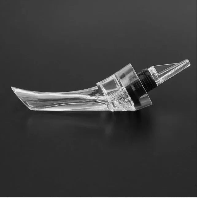 Acrylic wine aerator with stainless steel filter, measuring 16cm long.