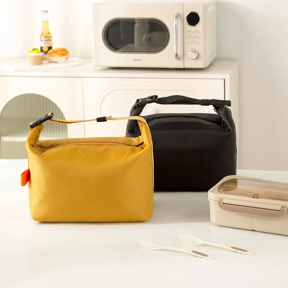 Japanese style insulated thermal bag in Oxford cloth with dimensions 39cm opening, holds lunch boxes and drinks