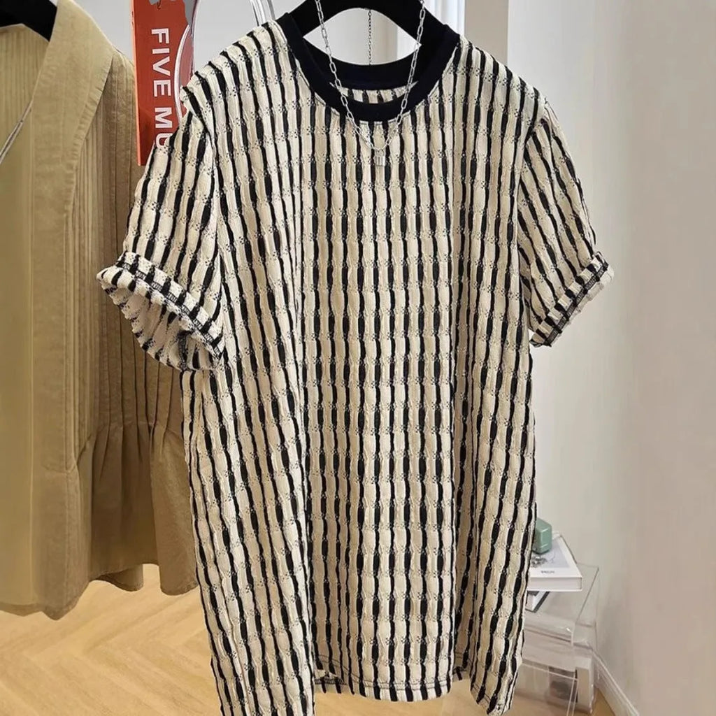 Black striped men's casual shirt with loose fit and short sleeves