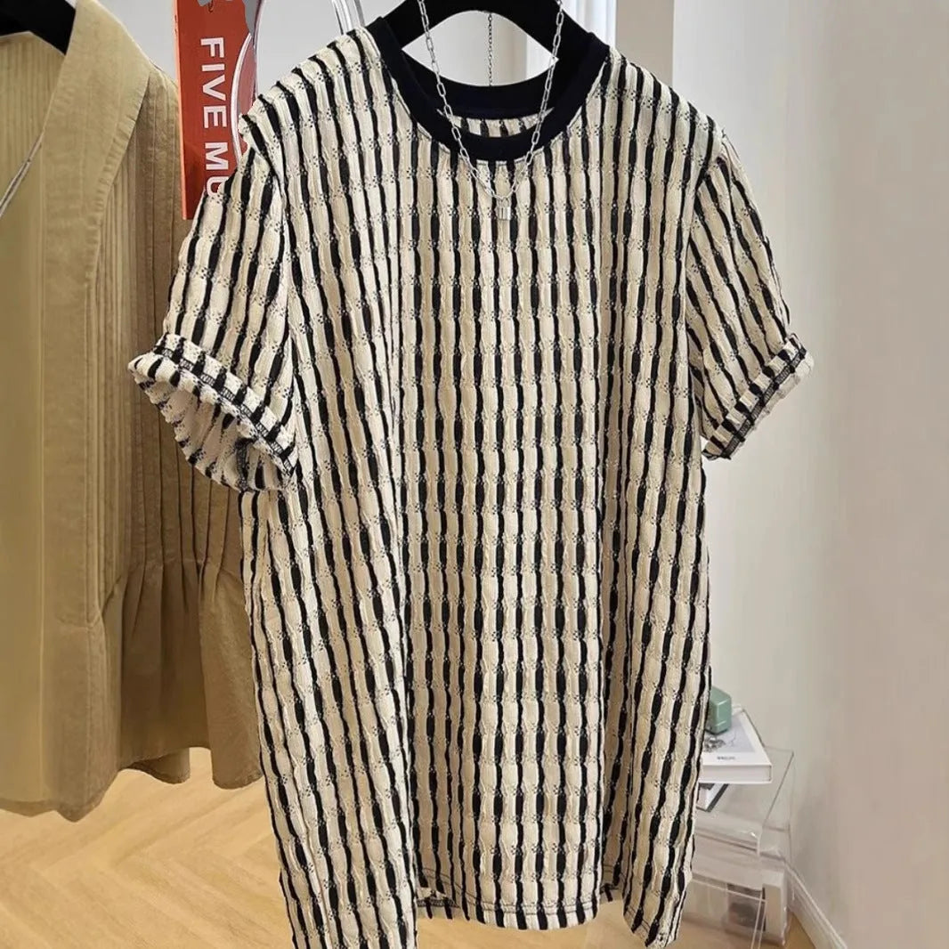 Black striped men's casual shirt with loose fit and short sleeves