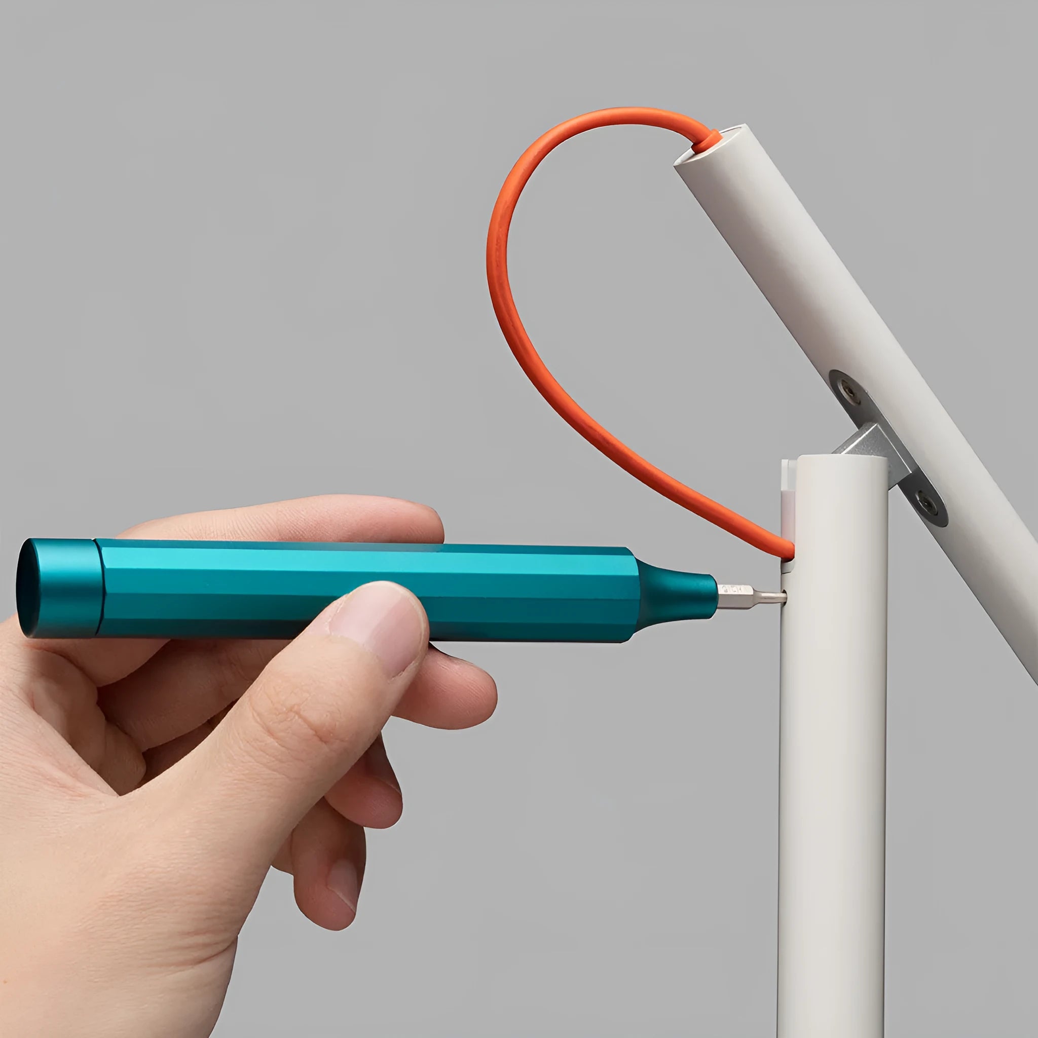24-in-1 repair screwdriver set with aluminium body and magnetic bit storage for electronic device repair