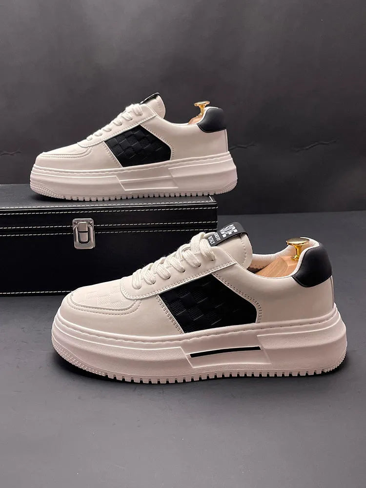 Casual sports shoes with cloth upper and rubber foam sole in black and green colour options