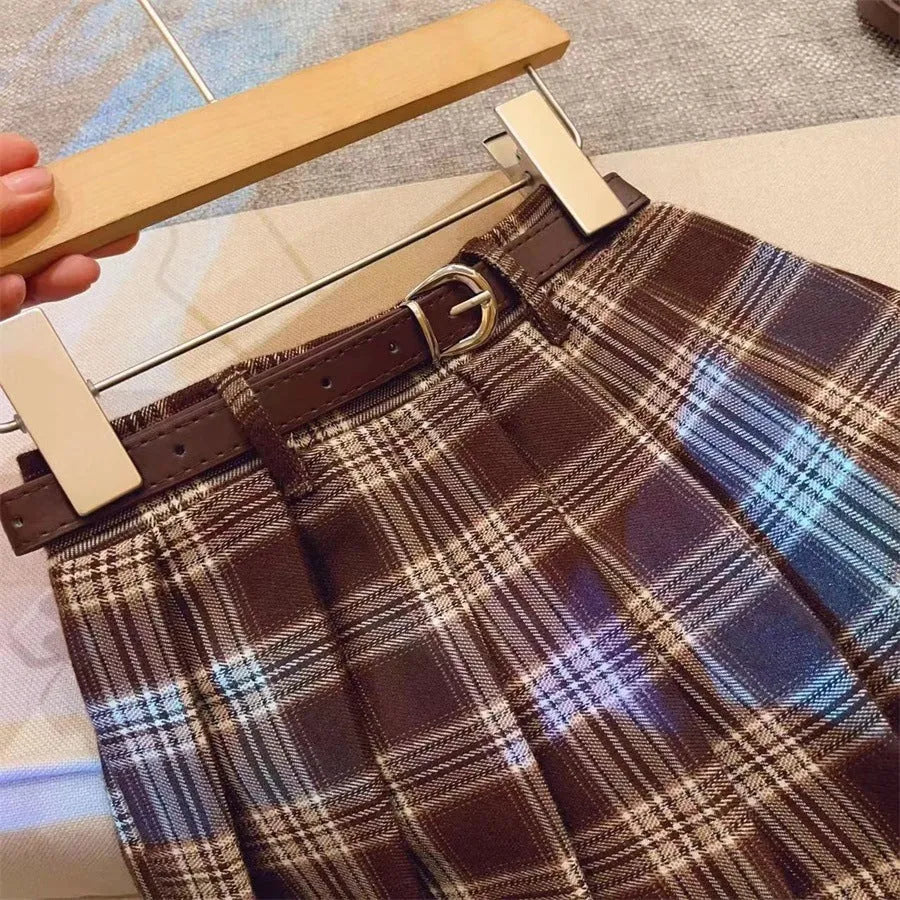 Girl's plaid pleated A-line skirt in cotton blend fabric with six height size options
