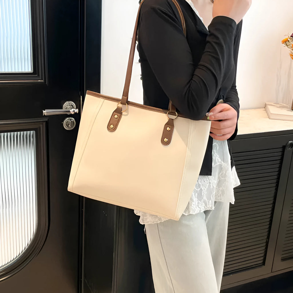 Korean-style black PU leather horizontal square shoulder underarm bag with an outer sandwich pocket.