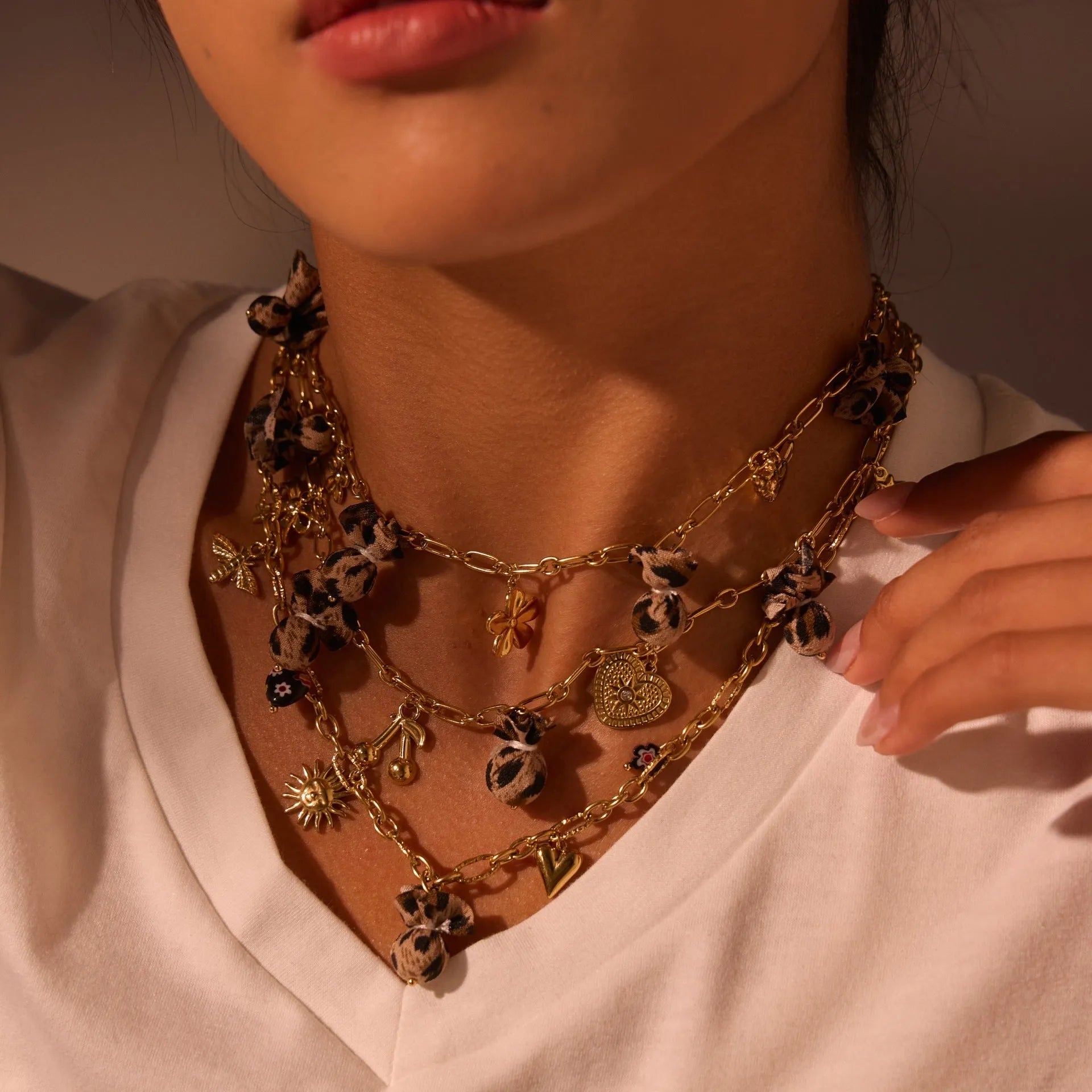Leopard pattern pendant necklace with love heart and flowers design on stainless steel chain