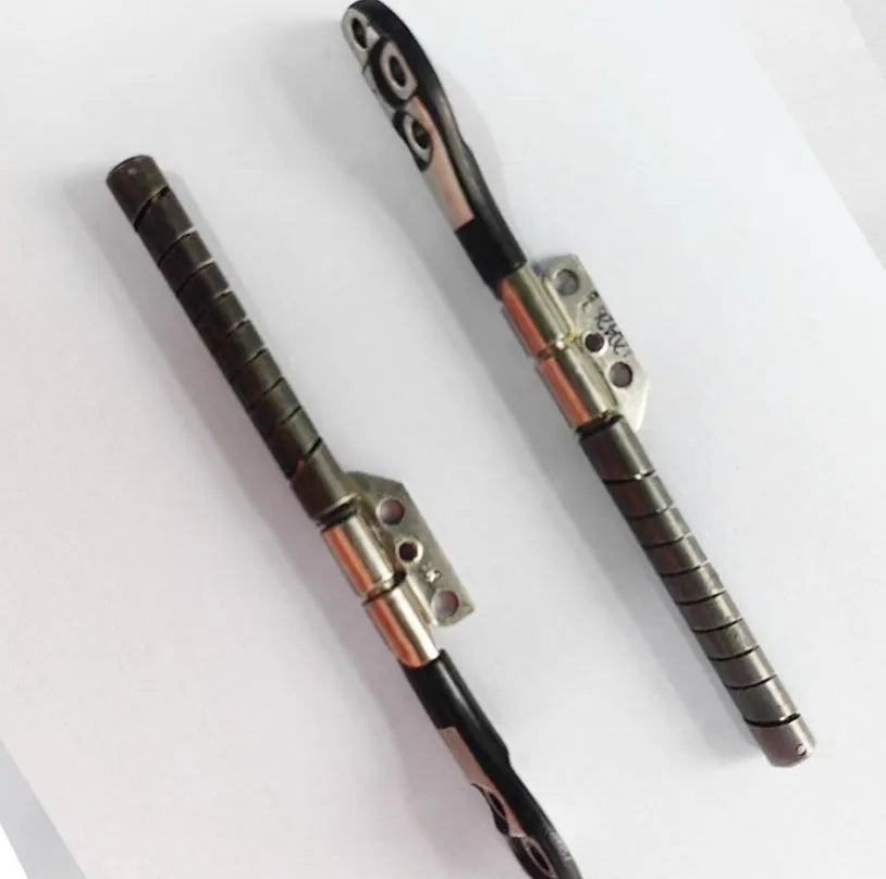 A1286 rotating screen shaft for 15-inch MacBook Pro repair in foam paper box.