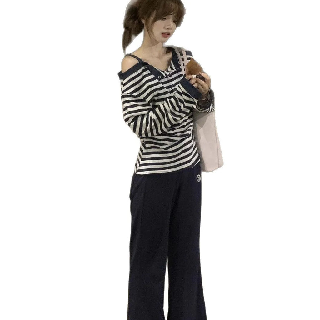 Dark blue Korean-style oversized women's T-shirt with long sleeves, stripe patterns and embroidery details