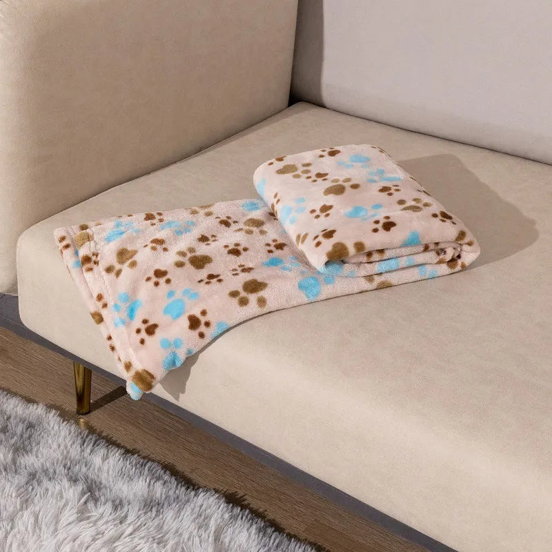 Double-sided thickened pet blanket with cartoon dog pattern in blue or khaki colours