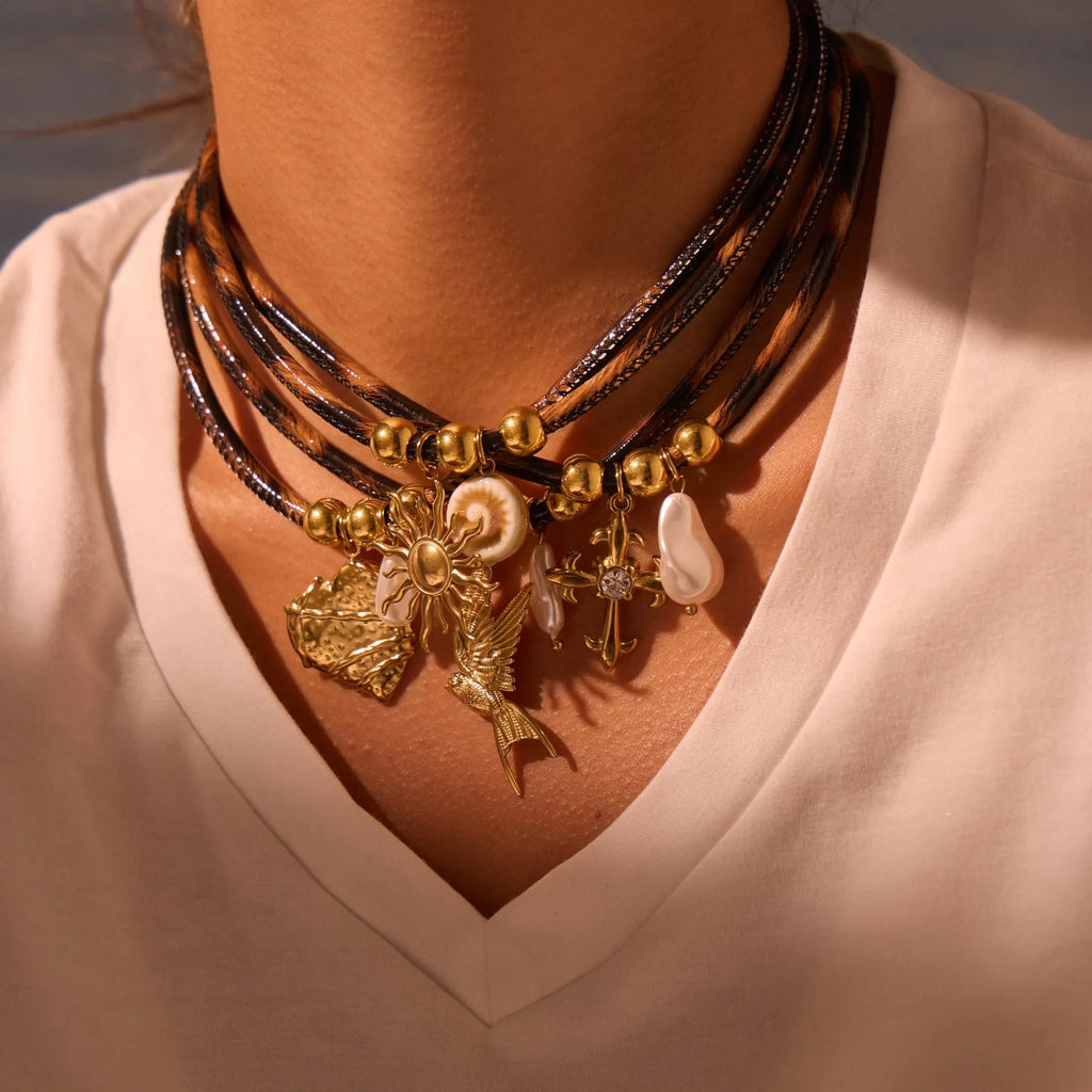 Leopard print geometric stainless steel necklace with gold electroplating on adjustable 41-50cm chain