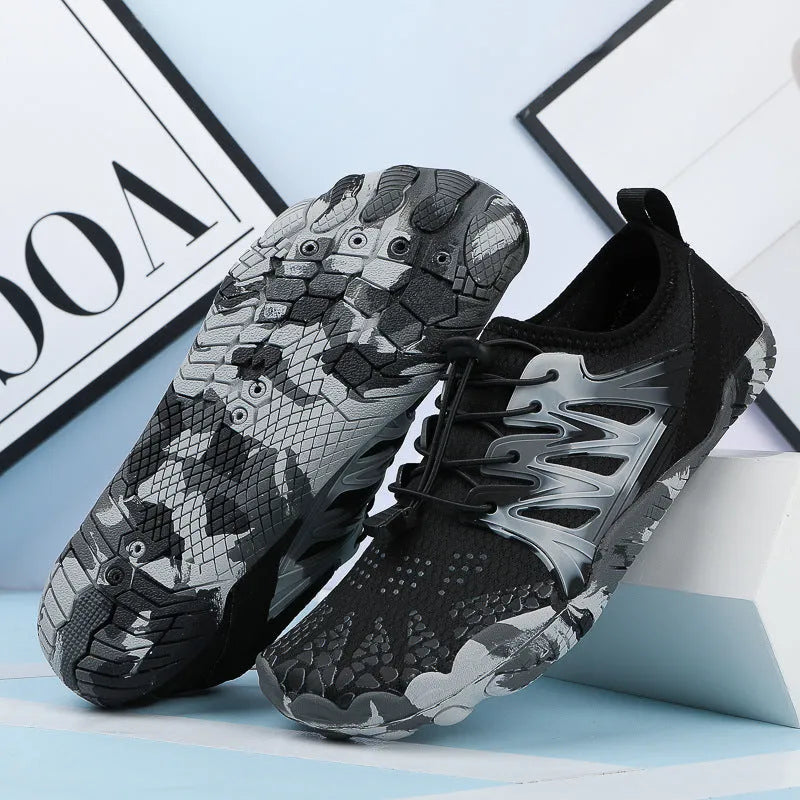 Quick-drying mesh beach wading shoes with lace-up front and non-slip rubber soles