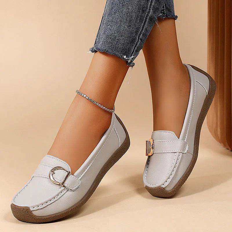 Women's casual loafers with round toe and slip-on design in beige, black, white, light grey and dark blue colours
