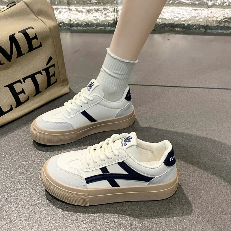 Low top casual board shoes in blue or brown with artificial PU upper and rubber sole