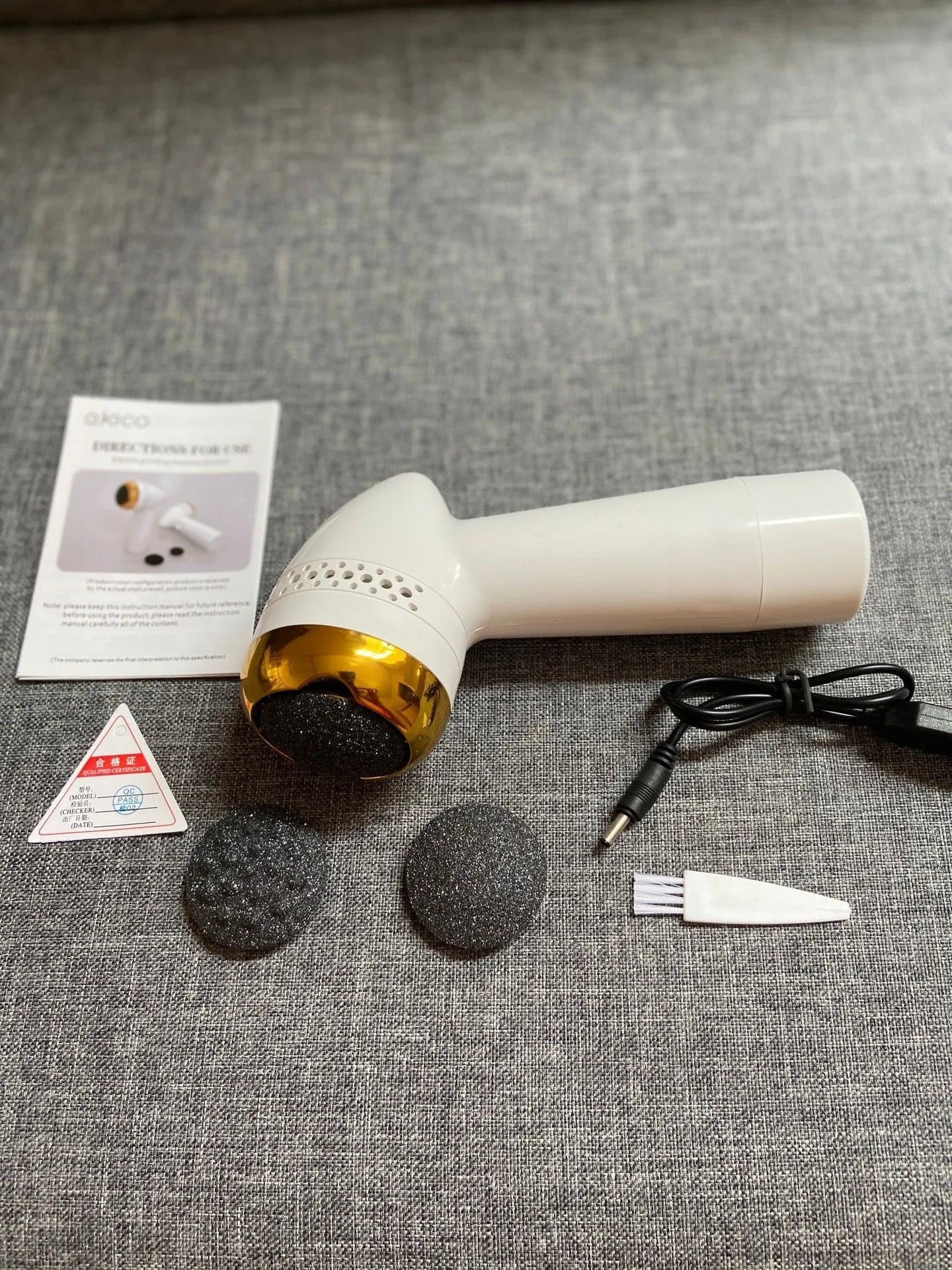 Electric vacuum foot grinder with quartz grinding head in gold, pink gold, or white silver finish