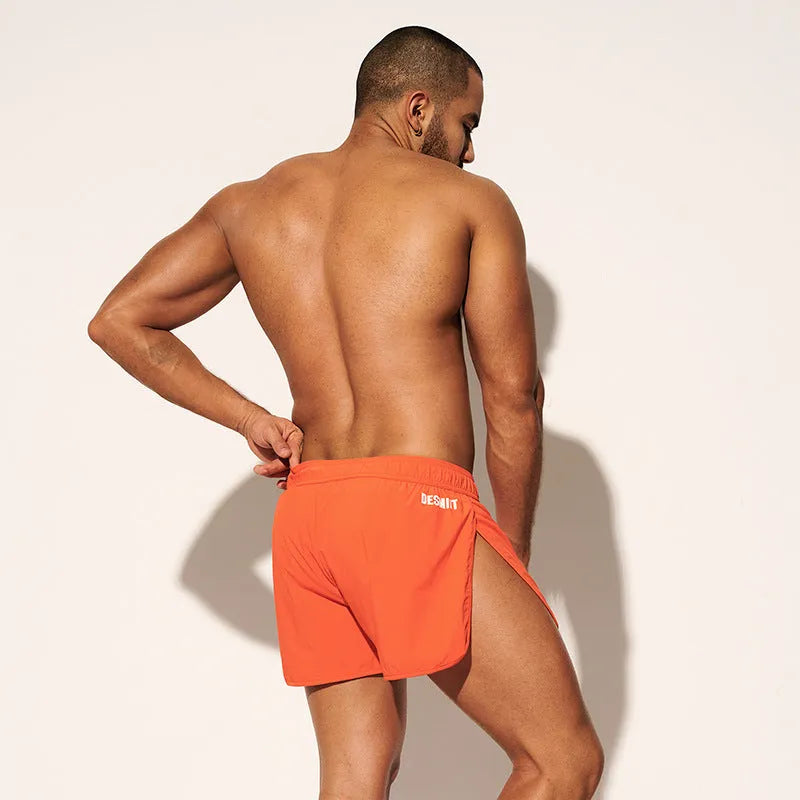 Men's loose fit surf shorts in polyester with micro elasticity for beach and swimming
