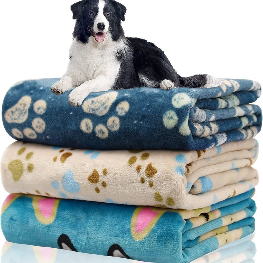 Double-sided thickened pet blanket with cartoon dog pattern in blue or khaki colours