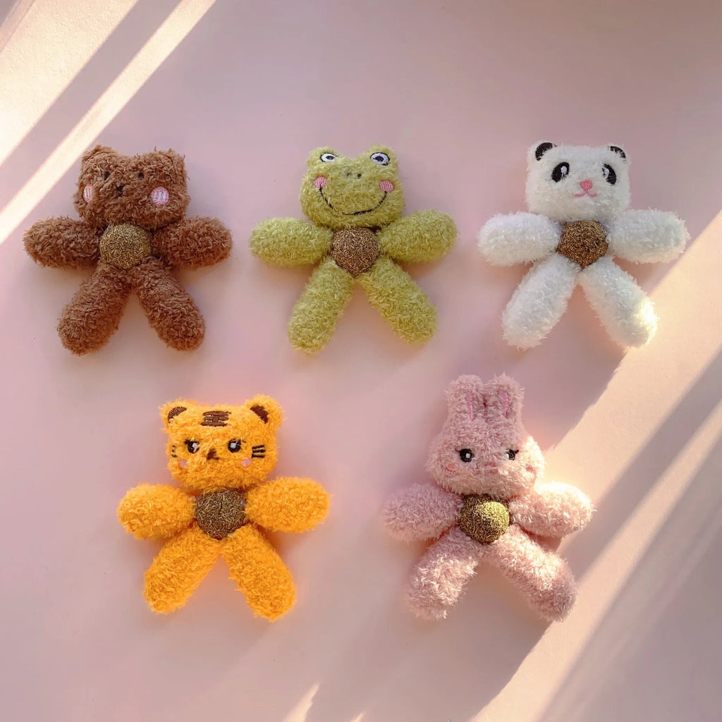 Edible catnip ball chewing toy for kittens in animal designs