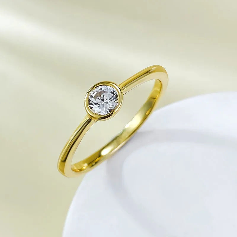 Minimalist crown-shaped silver ring with linear detailing in platinum or gold finish