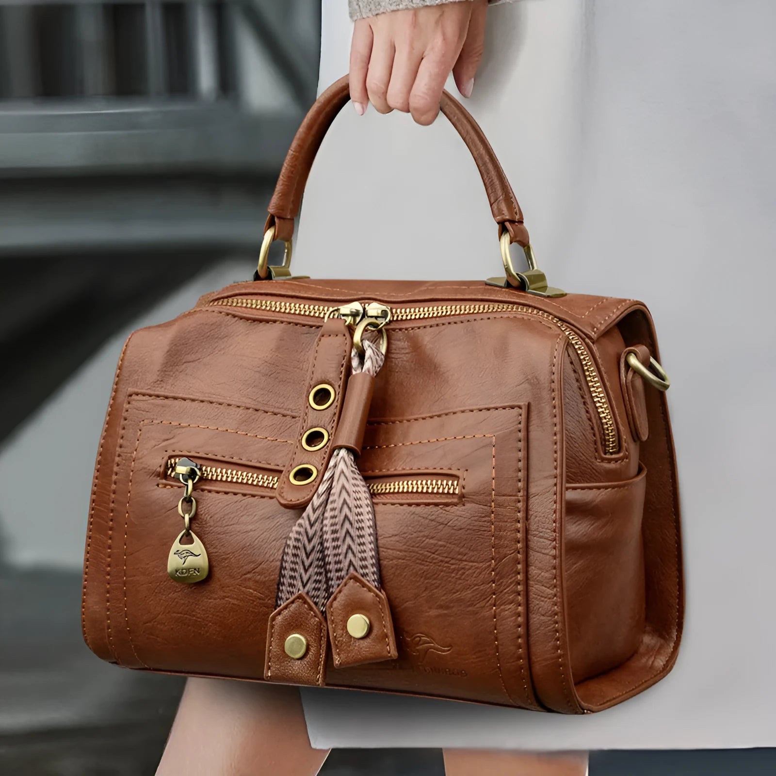 Soft PU one-shoulder crossbody bag for women in retro style with square shape