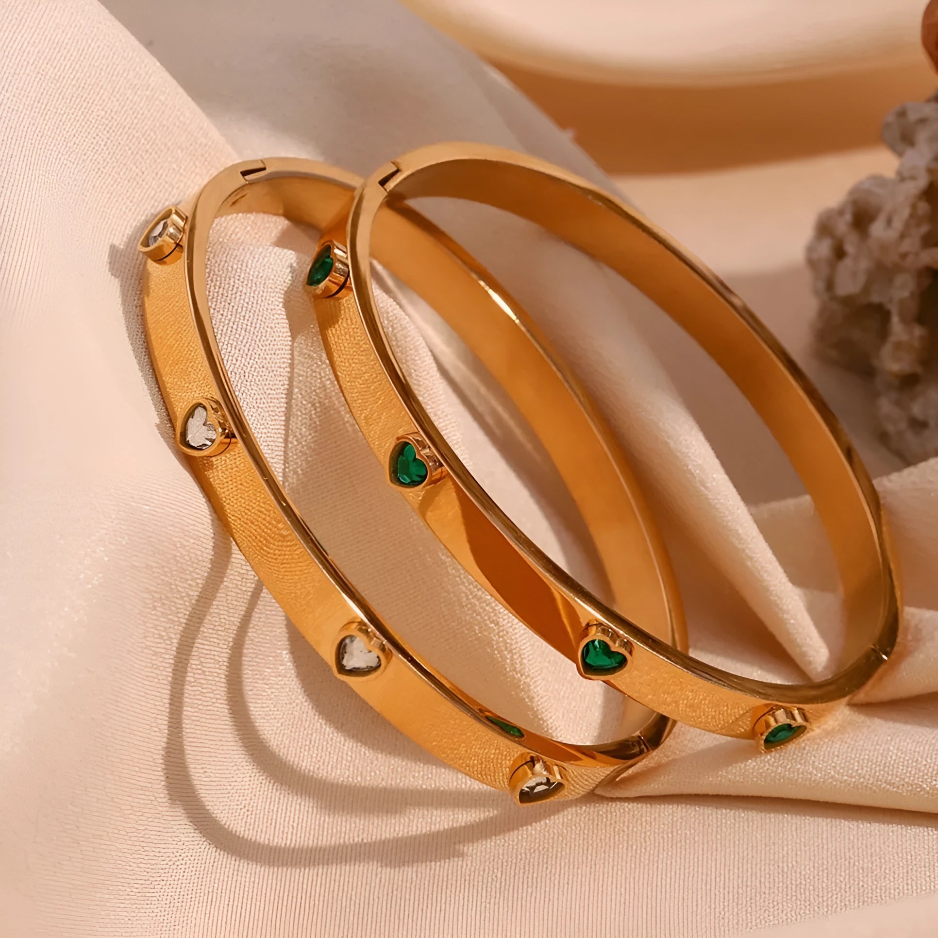 Stainless steel peach heart bracelet with electroplated finish and micro-inlaid stones
