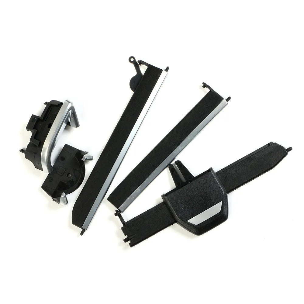 BMW front centre plastic air conditioning vent for G05 X5, G06 X6, G07 X7 models.