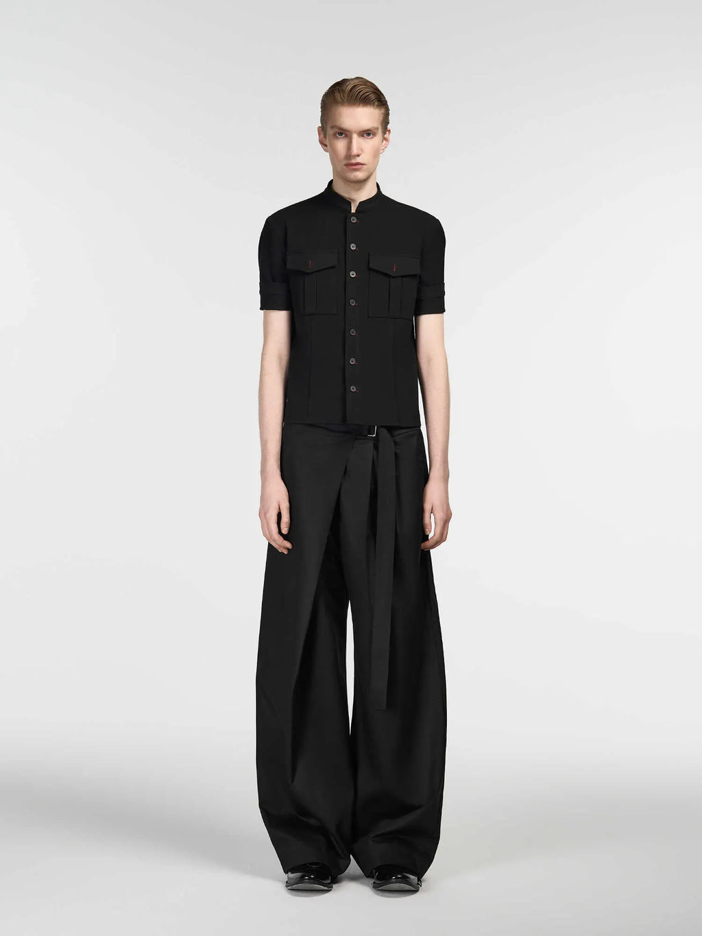 Black loose cut straight-leg trousers with adjustable waist in Tencel-cotton fabric