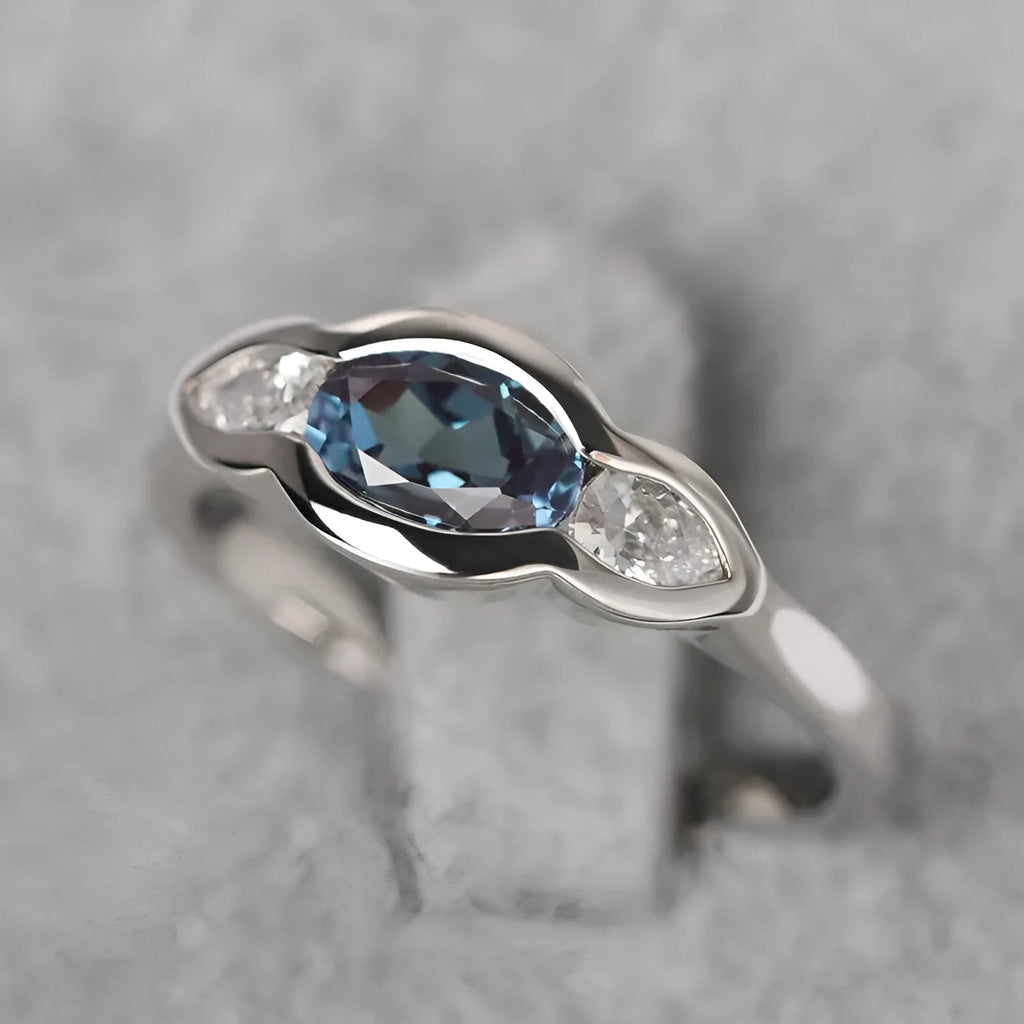 Women's geometric ellipse ring with inlaid zircon stone in white gold colour