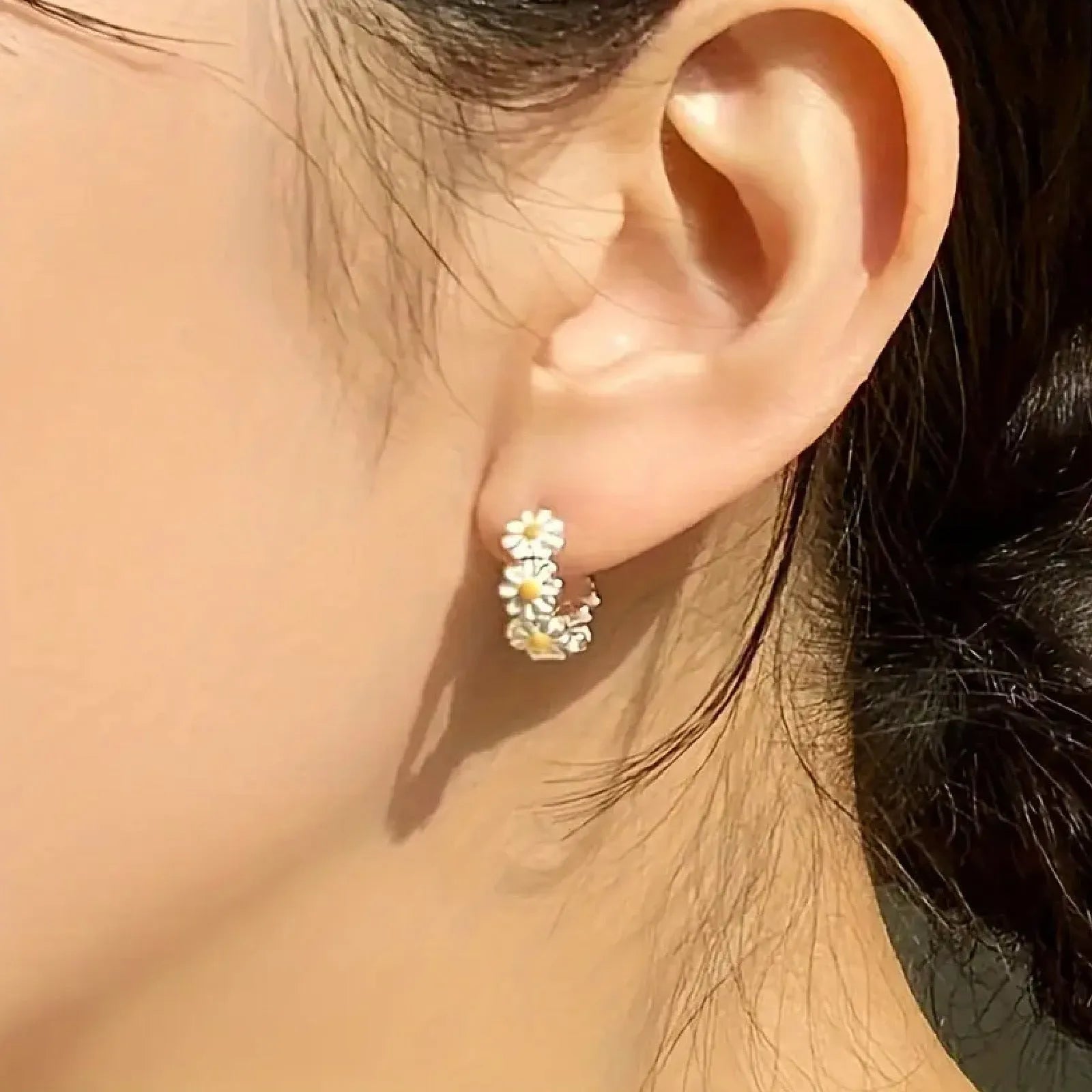 White daisy flower ring earrings with platinum gem setting on electroplated copper