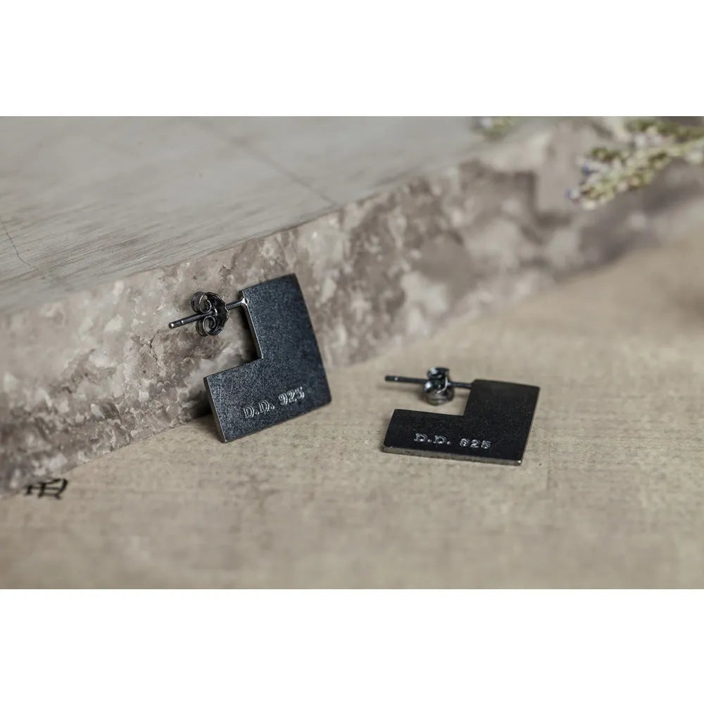 925 sterling silver oxidised black geometric square earrings with minimalist cold wind style