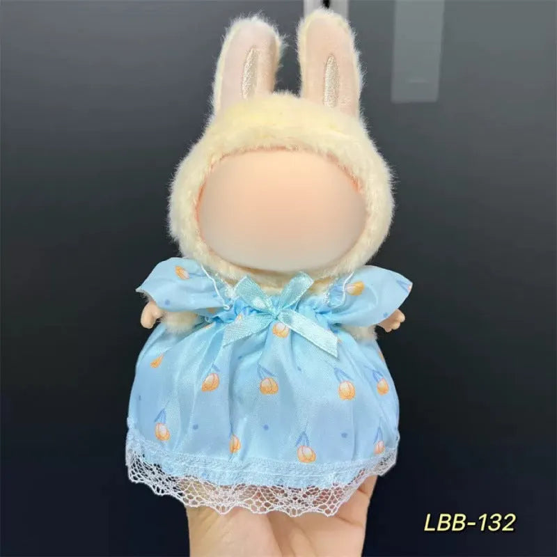 Plastic doll clothes costume for a 17cm high vinyl figurine