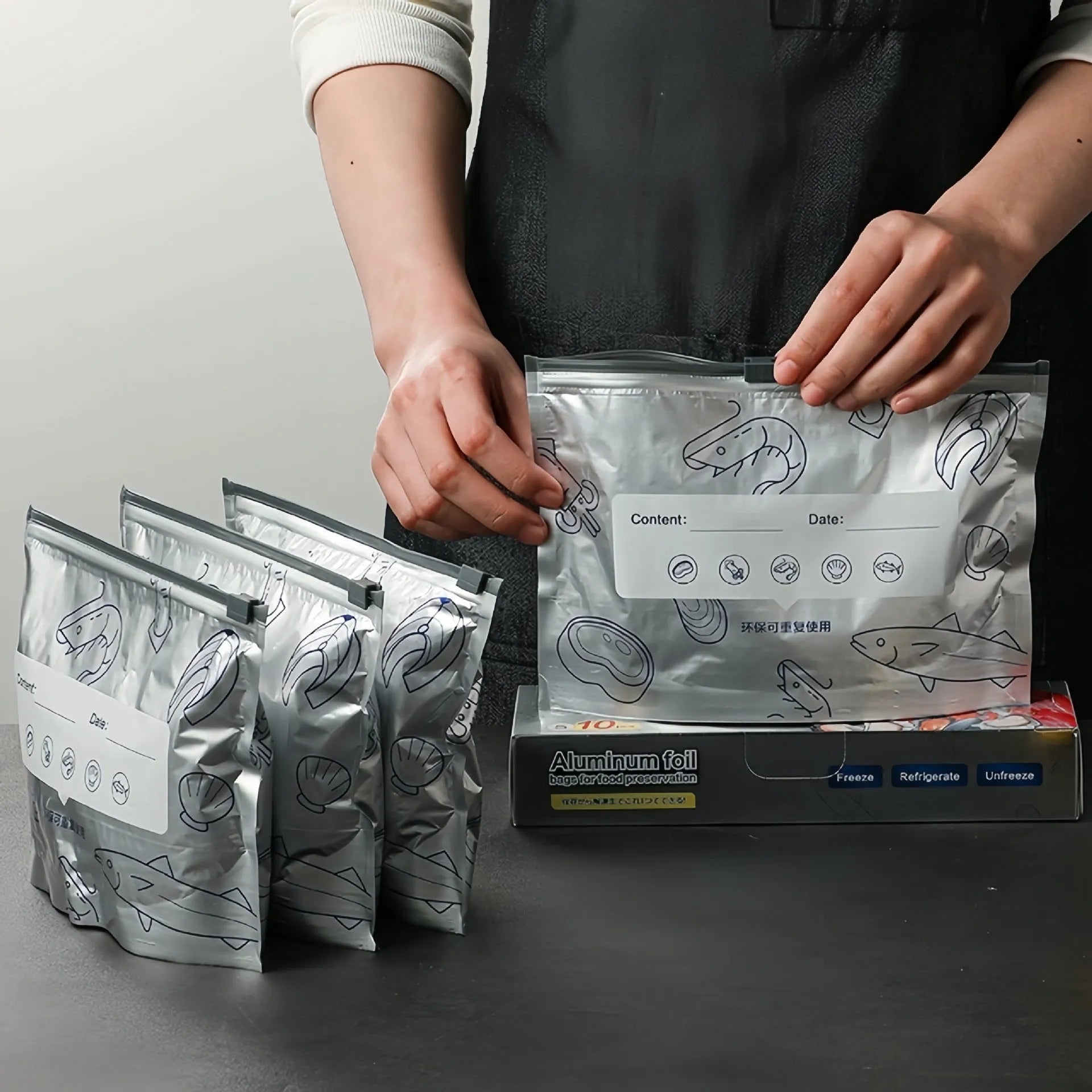 Aluminium foil sealed food storage bag in three sizes with heat resistance from -60 to 100 degrees Celsius