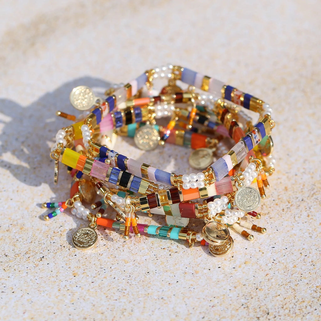 Women's handcrafted imitation pearl bracelet with glass coloured beads in European-American design