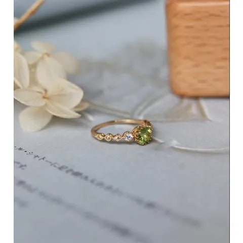Geometric quadrilateral copper ring with Japanese-style retro artistic design in imitation peridot colour