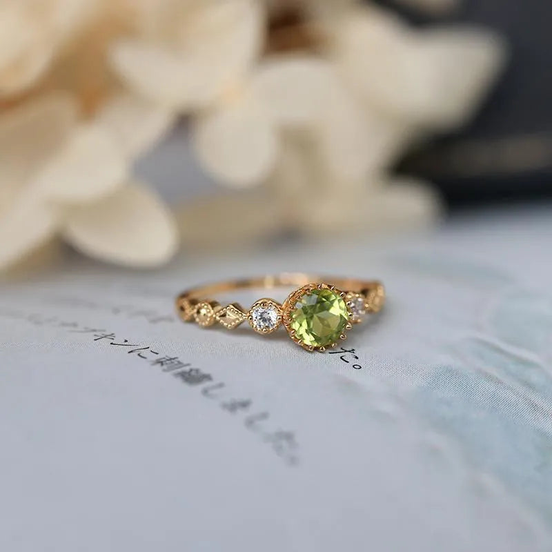Geometric quadrilateral copper ring with Japanese-style retro artistic design in imitation peridot colour