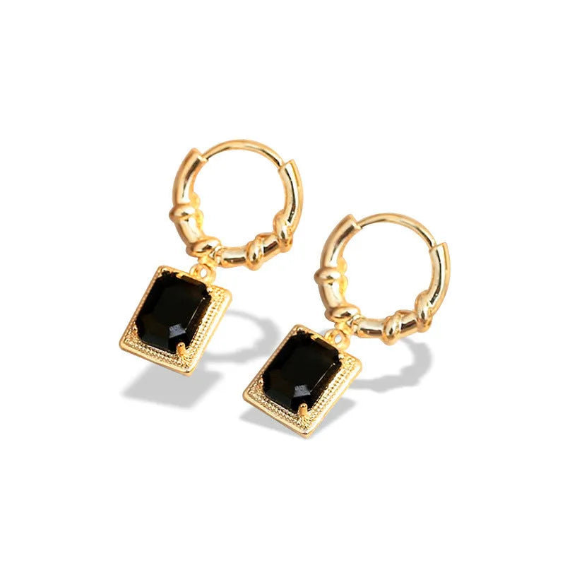 A pair of black geometric quadrilateral copper earrings with a French court retro design.