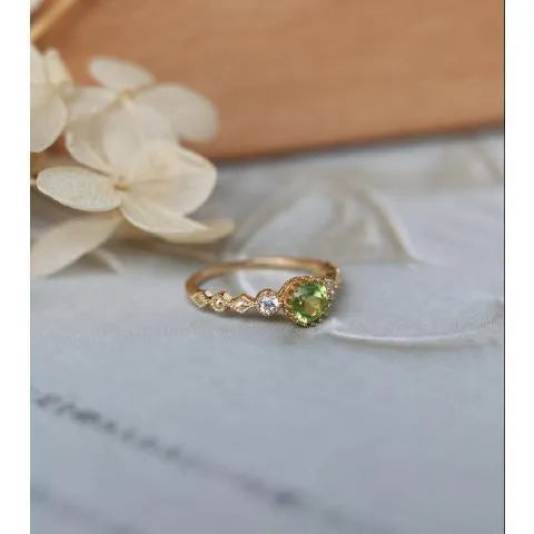 Geometric quadrilateral copper ring with Japanese-style retro artistic design in imitation peridot colour