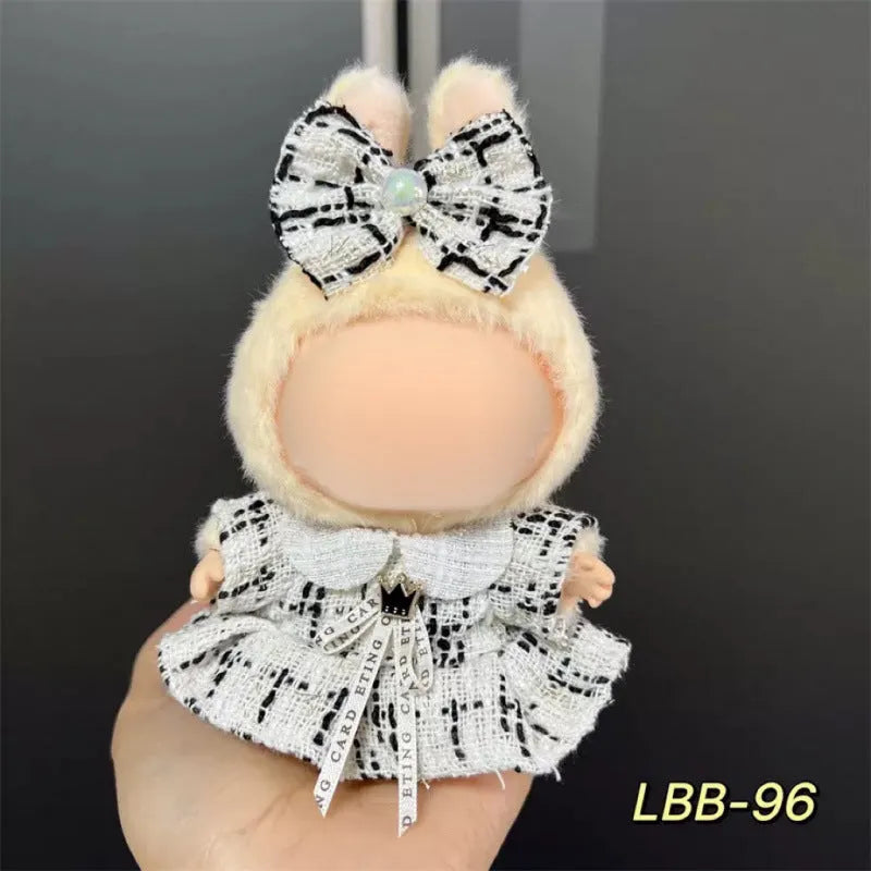 Plastic doll clothes costume for a 17cm high vinyl figurine