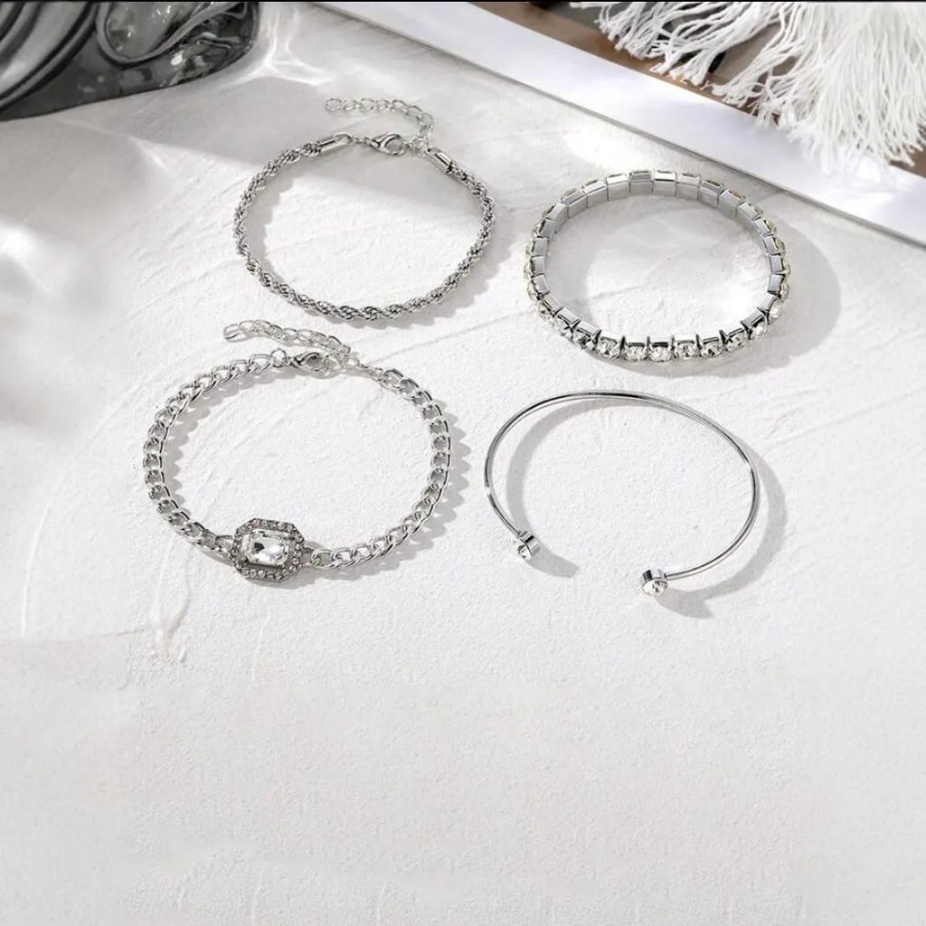 Geometric retro alloy jewellery four-piece set in gold or silver colour with square diamond designs