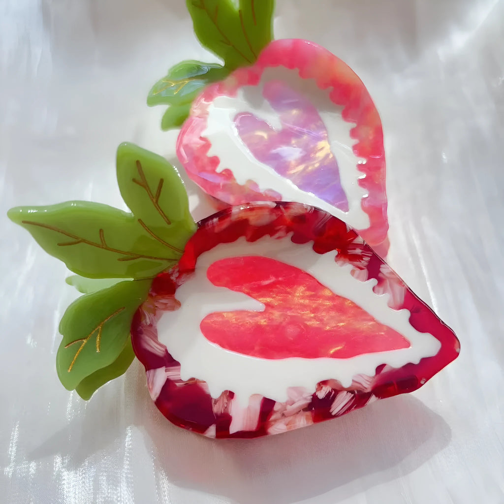 Handmade strawberry hair clip for girls in red or pink pastoral style.