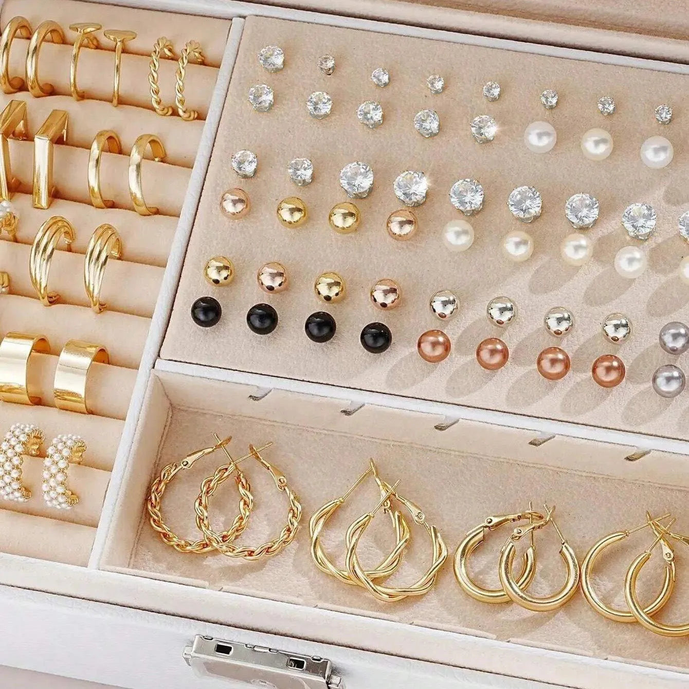 108 geometric pearl earrings in gold and yellow electroplated alloy colours