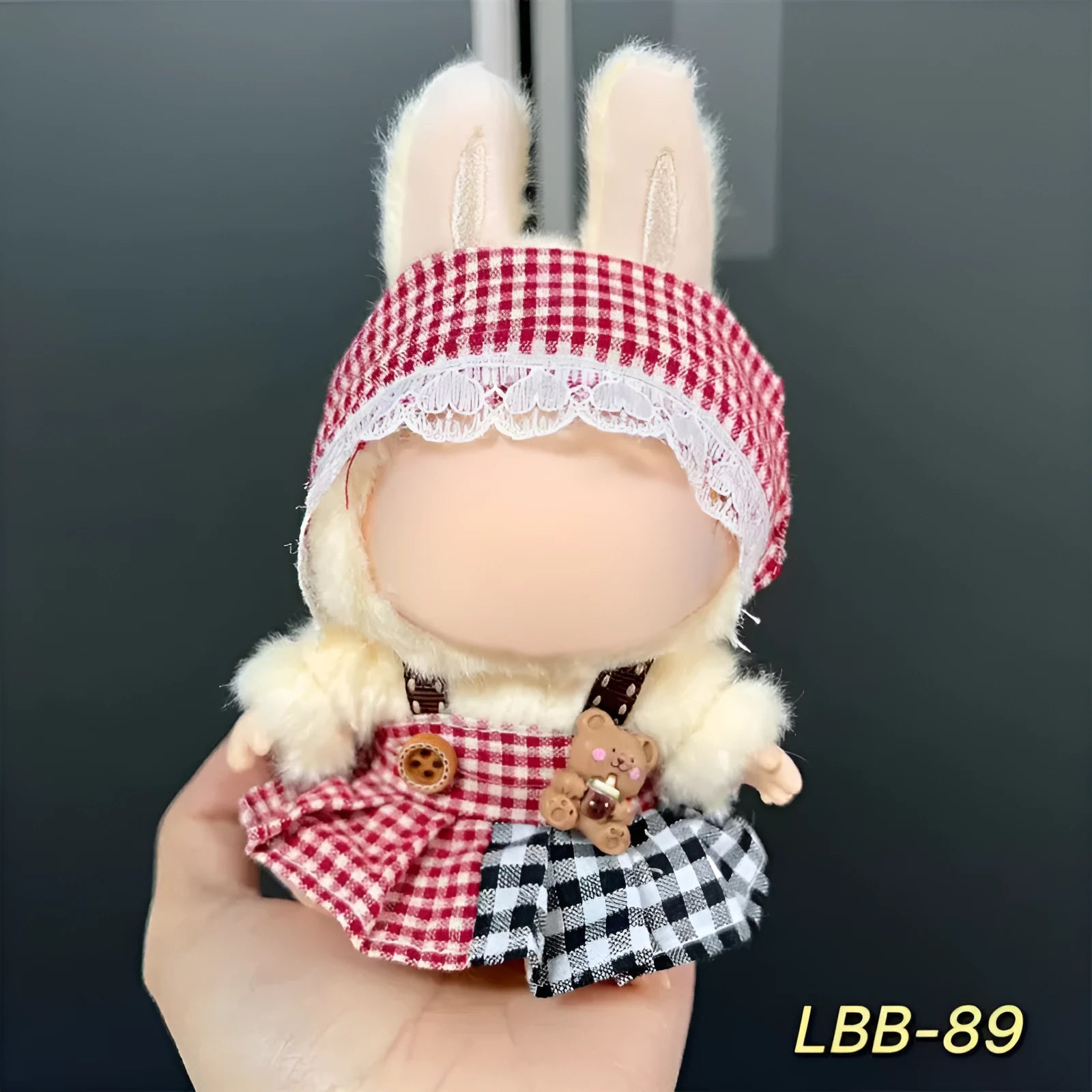 Plastic doll clothes costume for a 17cm high vinyl figurine