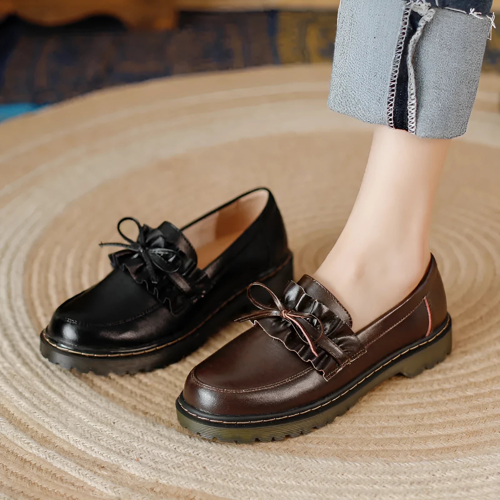 British style women's leather shoes with round toe, chunky heel, two-layer cowhide upper in black